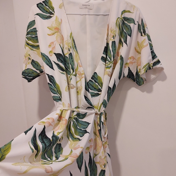 *SOLD* Aritzia Babaton Wallace Wrap Dress Floral Print Size S - Picture 5 of 6